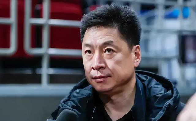 BOB半岛-重返广东，接替杜锋？李春江做出回应，尘埃落定，其子表态有深意